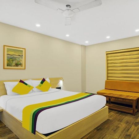 Itsy Hotels Transit Express โกลกาตา ภายนอก รูปภาพ