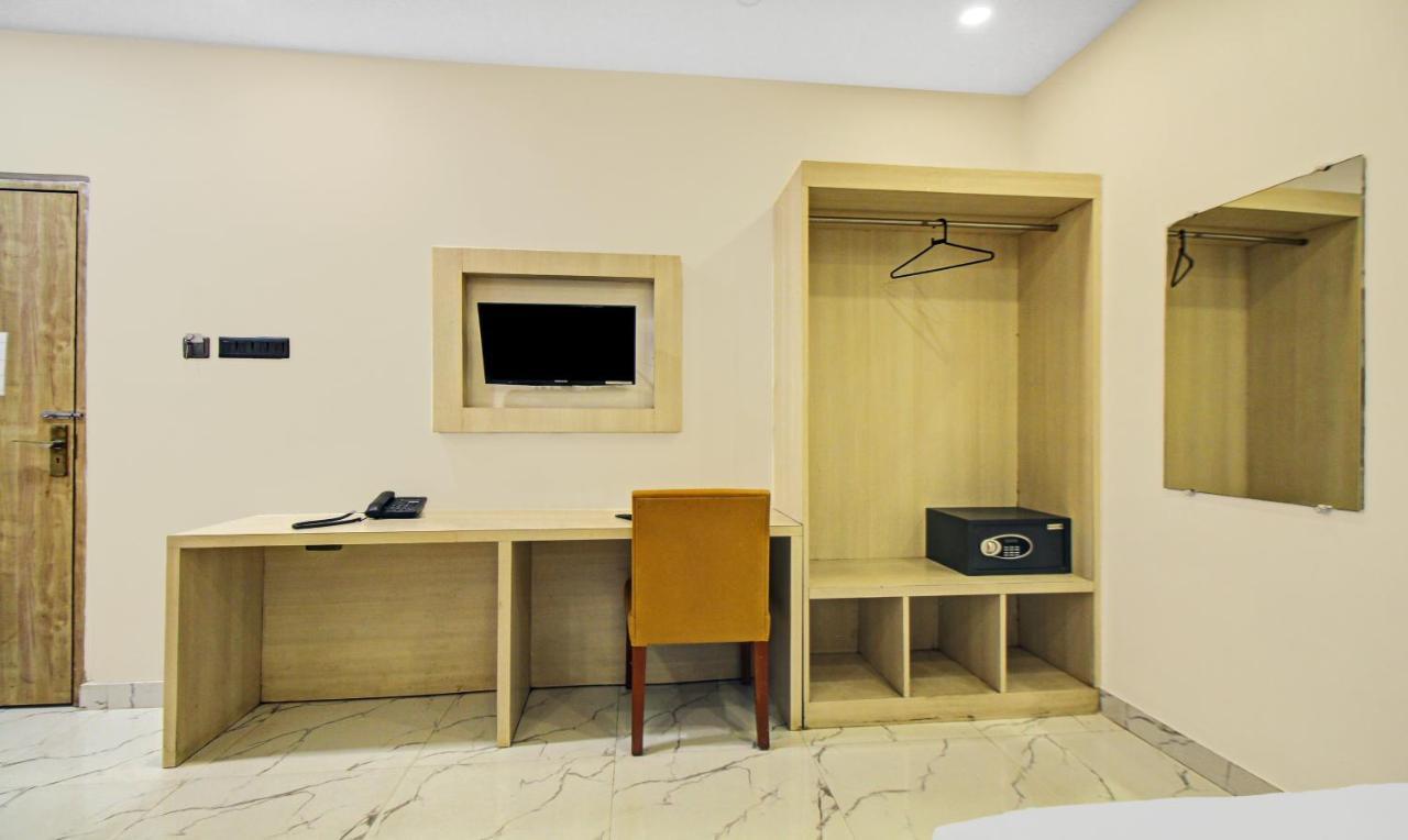 Itsy Hotels Transit Express โกลกาตา ภายนอก รูปภาพ